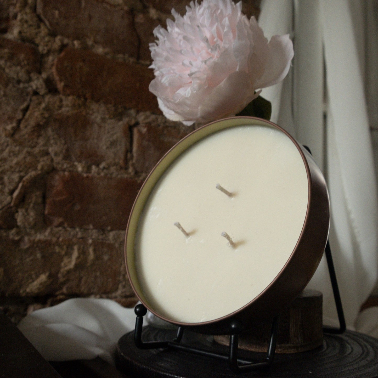 Soft Kiss - Peony and Nectarine Soy Candle