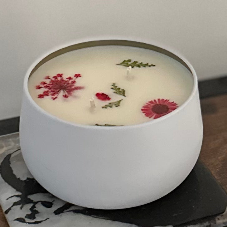 6 oz Customizable Floating Pressed Flowers Scented Candle
